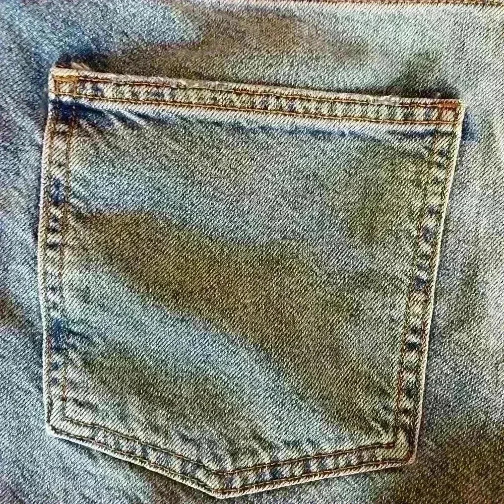 H&M &Denim Straight Leg High Waisted Embroidered/Distressed Jeans Sz 32 (US 0) - Picture 8 of 12